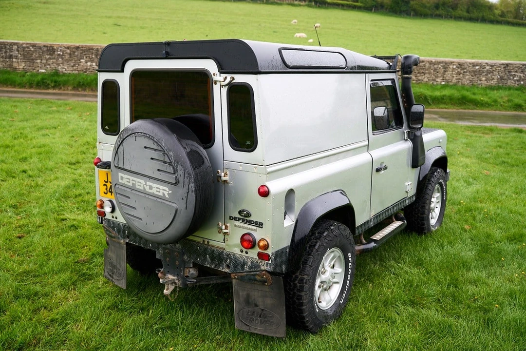 2004 Land Rover Defender 90 - Image 25 of 30