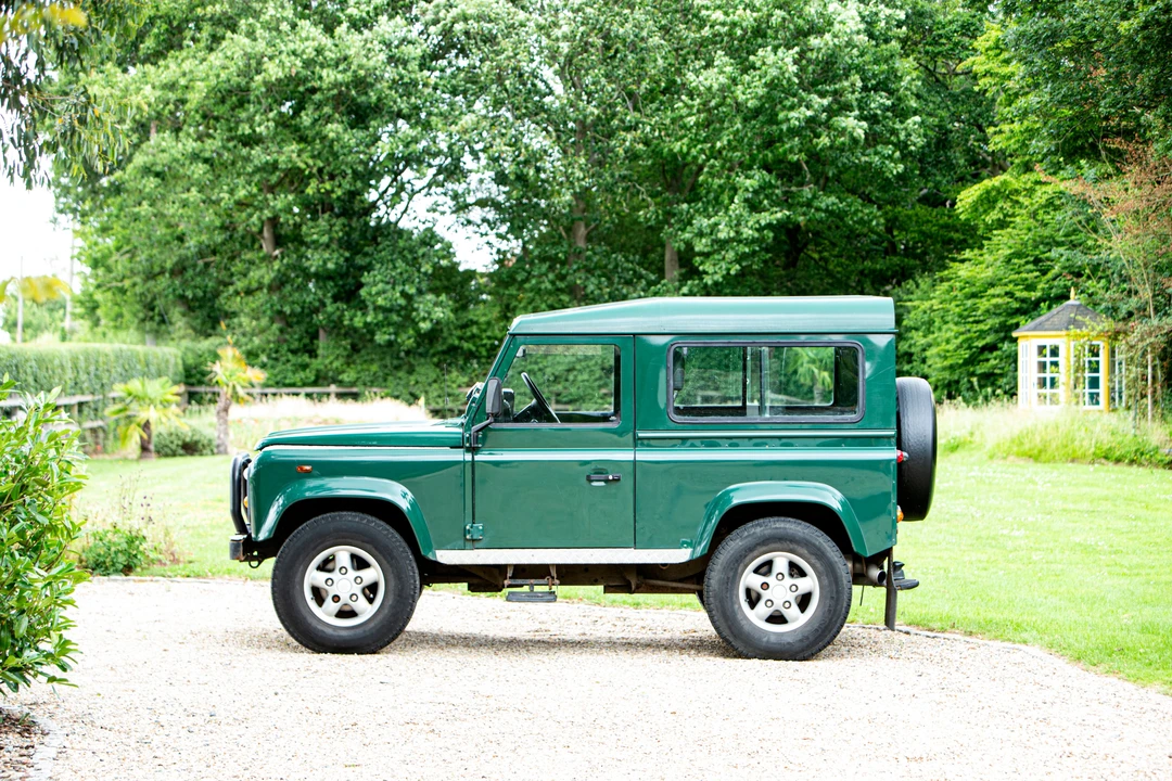 2004 Land Rover Defender 90 - Image 8 of 17