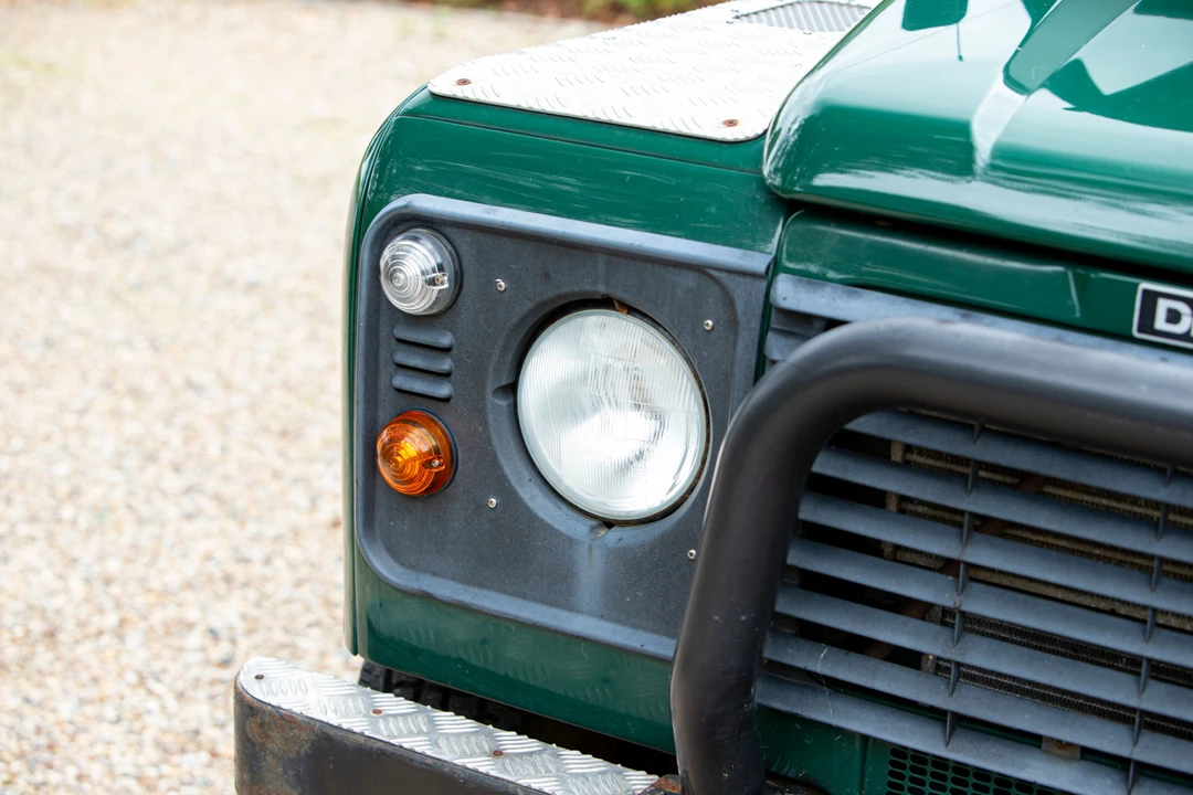 2004 Land Rover Defender 90 - Image 3 of 17