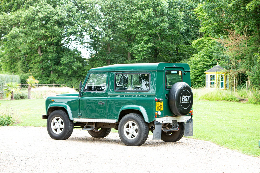 2004 Land Rover Defender 90 - Image 9 of 17