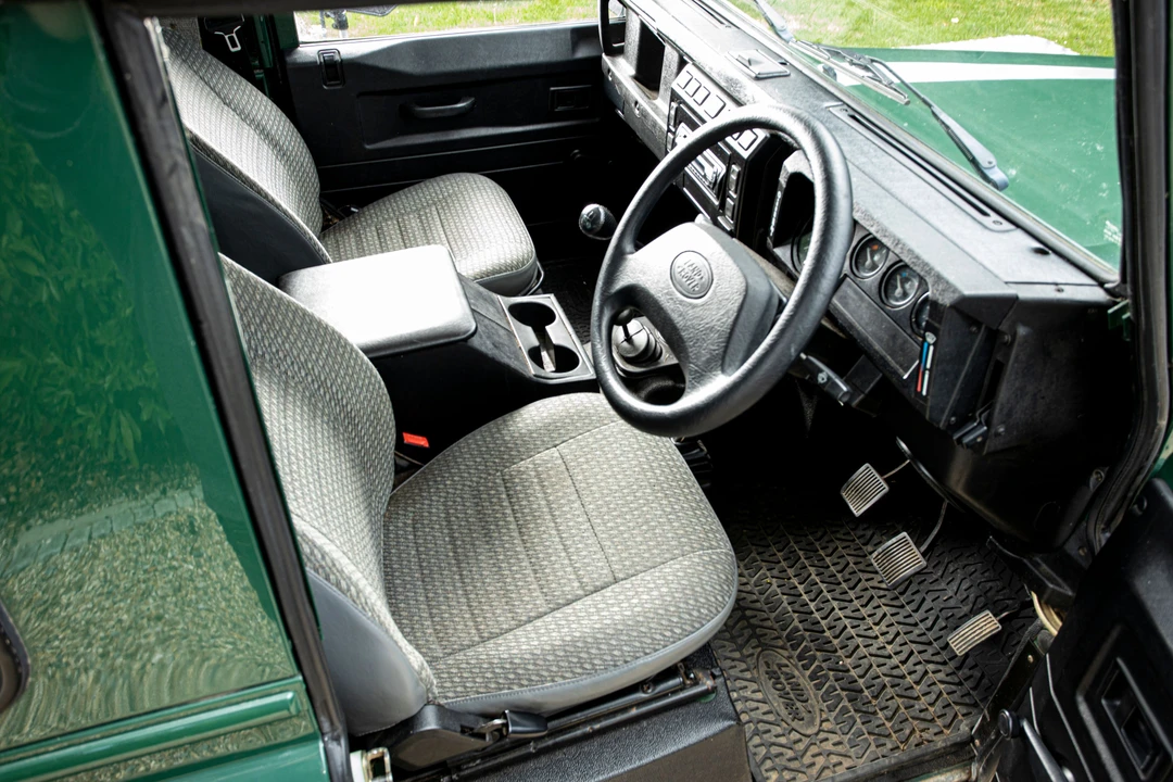 2004 Land Rover Defender 90 - Image 17 of 17