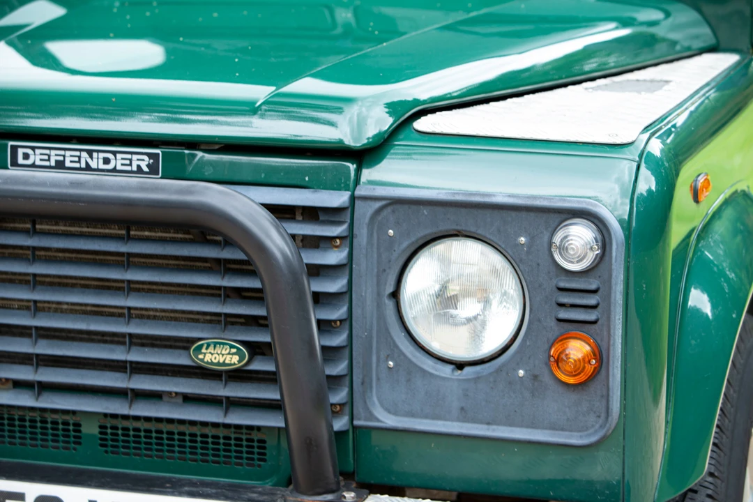 2004 Land Rover Defender 90 - Image 6 of 17