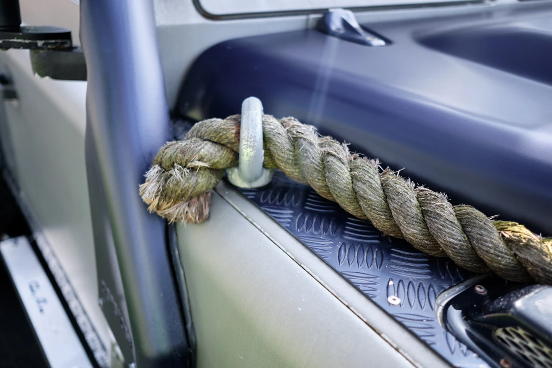 2004 Land Rover Defender 90 - Image 17 of 31