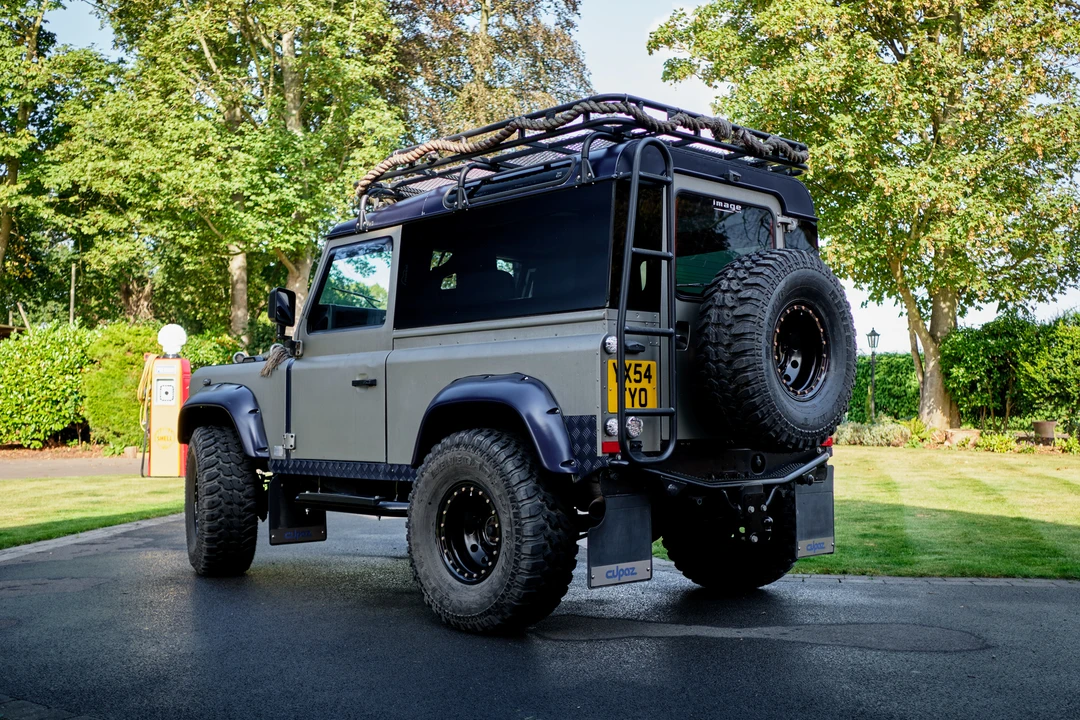 2004 Land Rover Defender 90 - Image 11 of 31
