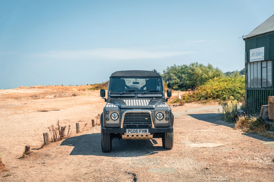 2004 Land Rover Defender 90 - Image 2 of 31