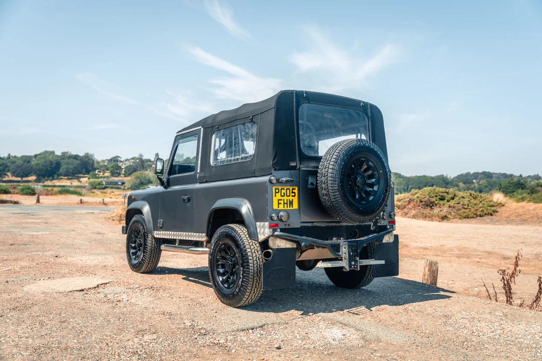 2004 Land Rover Defender 90 - Image 5 of 31