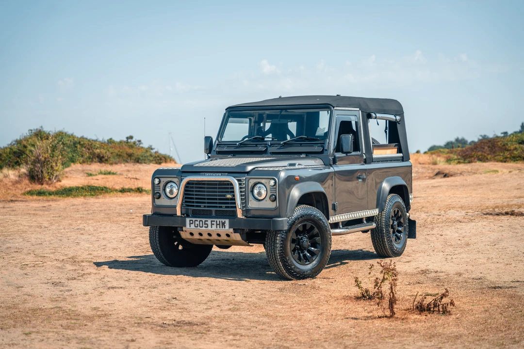 2004 Land Rover Defender 90 - Image 11 of 31