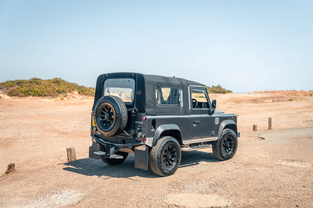 2004 Land Rover Defender 90 - Image 14 of 31