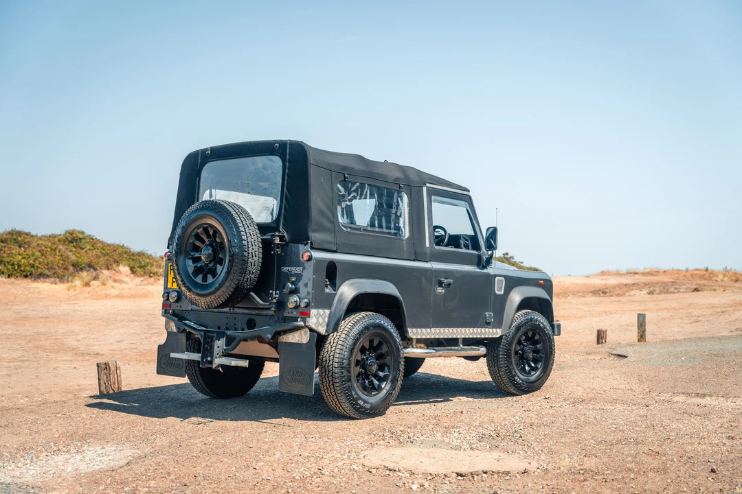 2004 Land Rover Defender 90 - Image 7 of 31