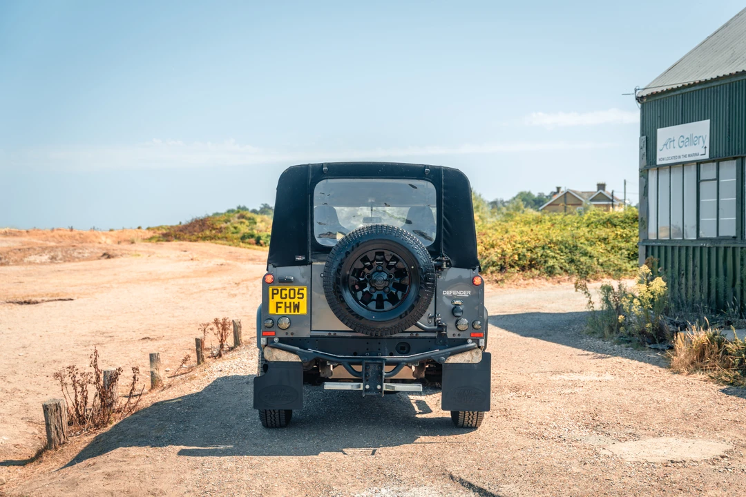 2004 Land Rover Defender 90 - Image 6 of 31