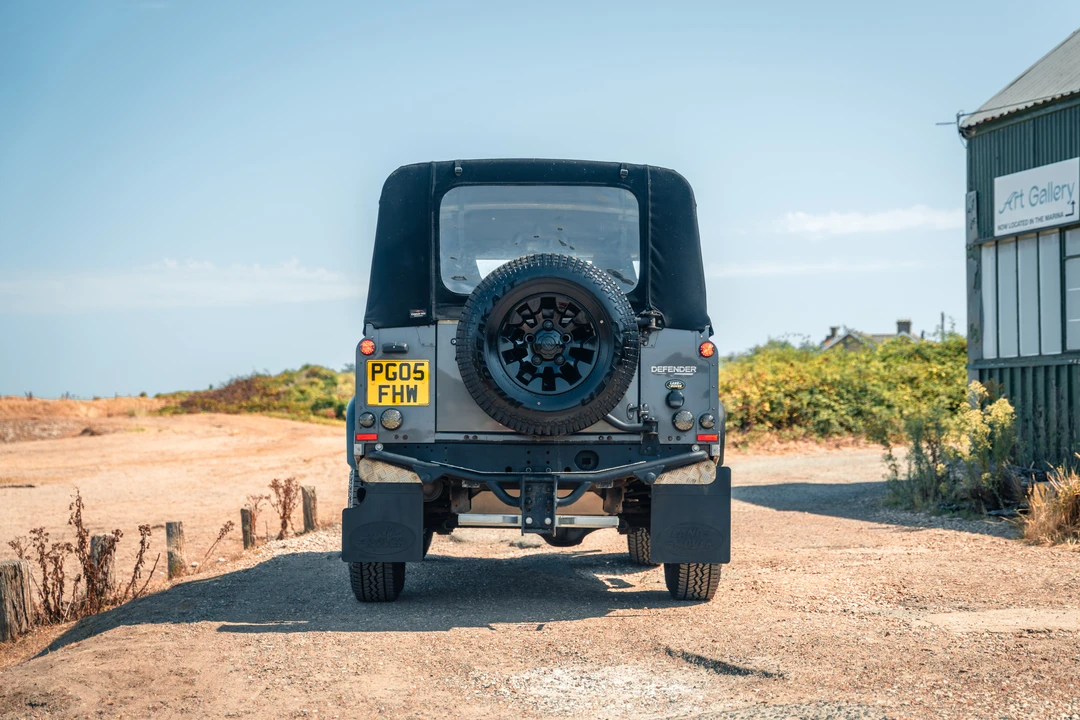 2004 Land Rover Defender 90 - Image 15 of 31