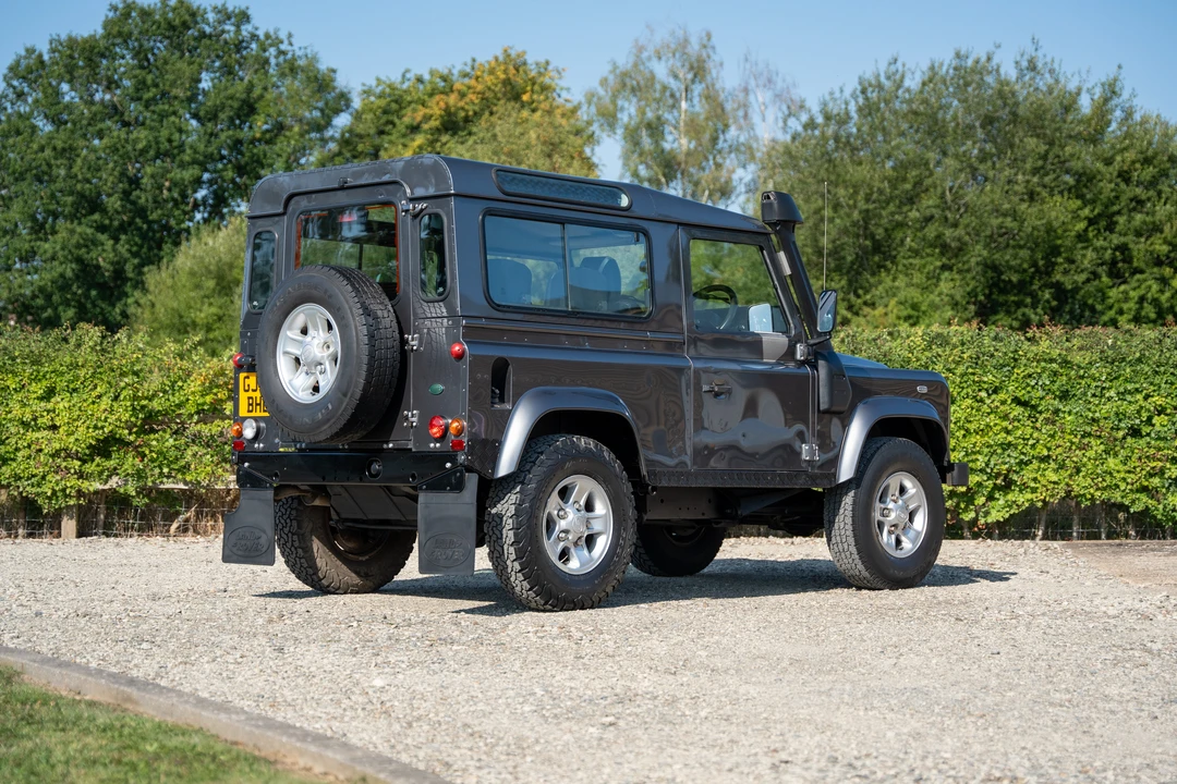 2004 Land Rover Defender 90 - Image 7 of 31