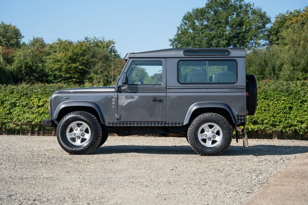 2004 Land Rover Defender 90 - Image 4 of 31