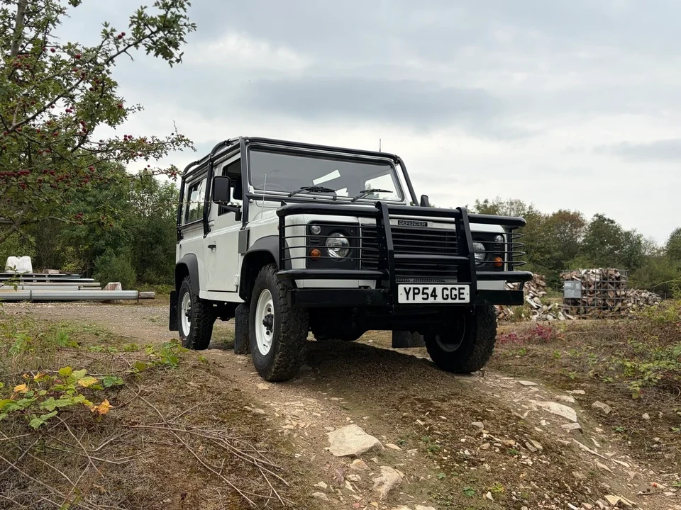 2004 Land Rover Defender 90 - Image 3 of 30