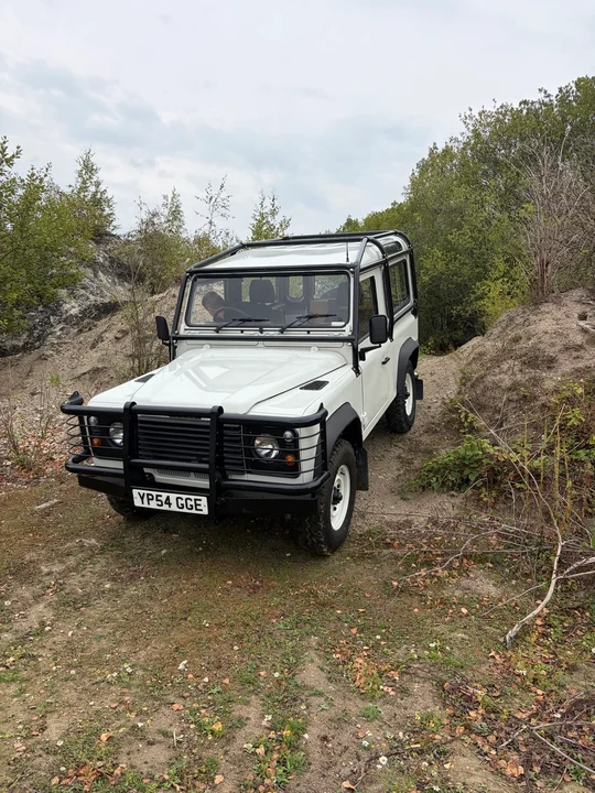 2004 Land Rover Defender 90 - Image 9 of 30