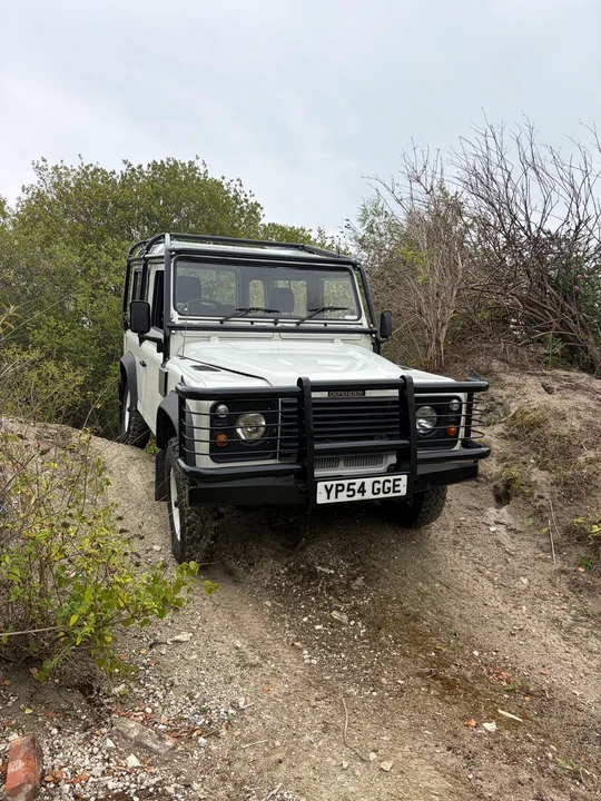 2004 Land Rover Defender 90 - Image 11 of 30