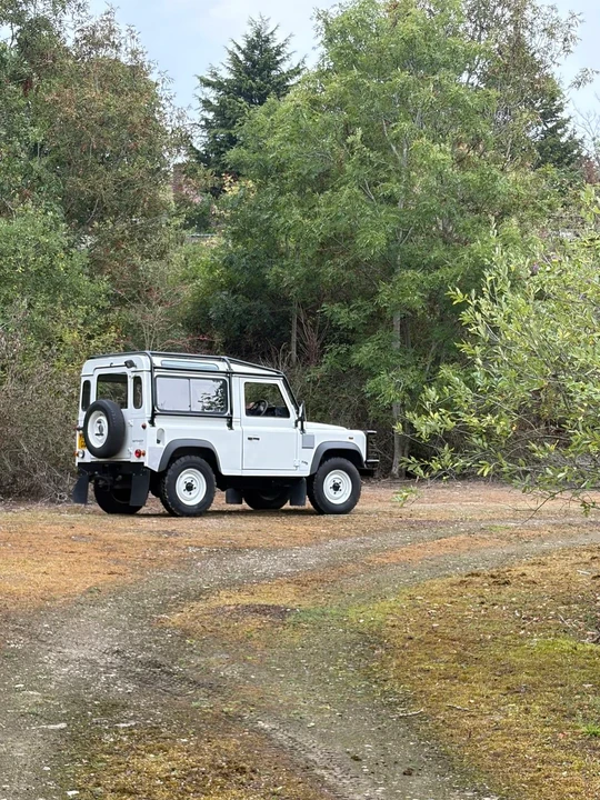 2004 Land Rover Defender 90 - Image 14 of 30