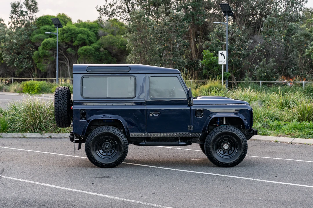 2004 Land Rover Defender 90 - Image 16 of 31