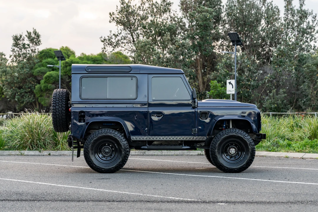 2004 Land Rover Defender 90 - Image 8 of 31