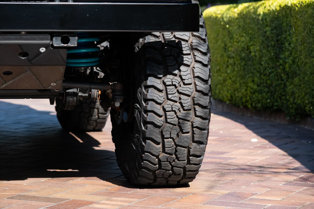 2004 Land Rover Defender 90 - Image 2 of 31