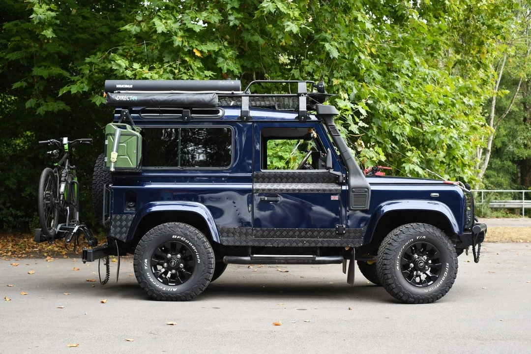 2004 Land Rover Defender 90 - Image 9 of 30