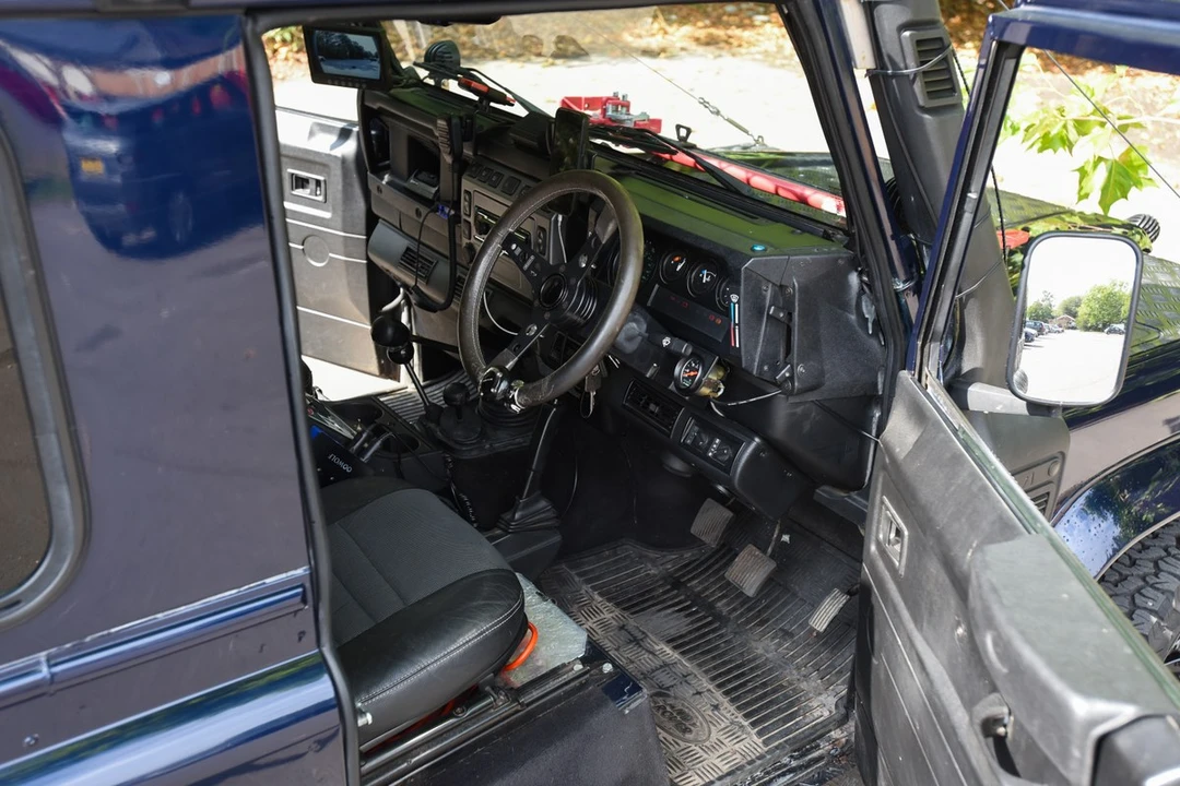 2004 Land Rover Defender 90 - Image 29 of 30