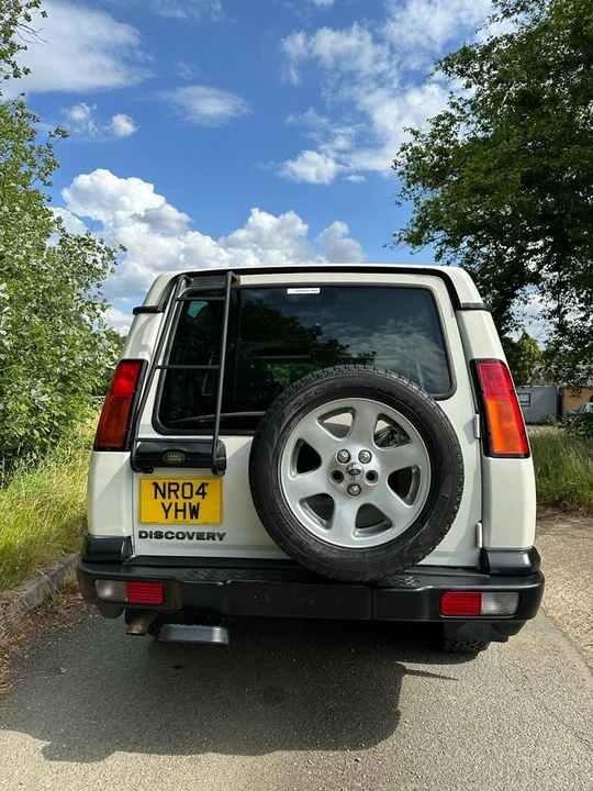 2004 Land Rover Discovery 2nd Gen - Image 17 of 30