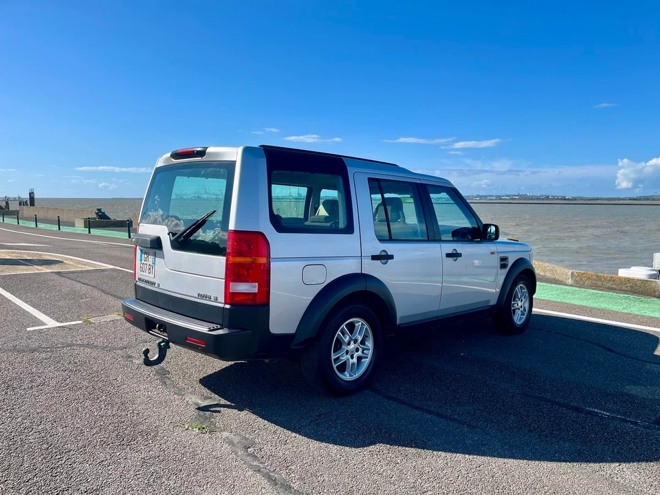2004 Land Rover Discovery 3rd Gen - Image 17 of 30