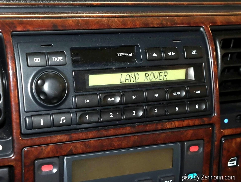 2004 Land Rover Discovery 2nd Gen - Image 19 of 21