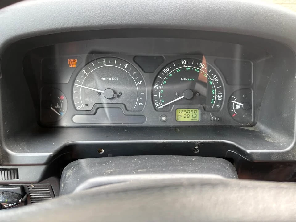 2004 Land Rover Discovery 3rd Gen - Image 10 of 11