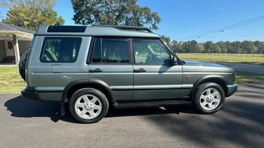 2004 Land Rover Discovery 2nd Gen - Image 2 of 15