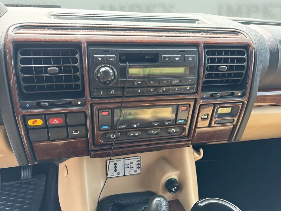 2004 Land Rover Discovery 2nd Gen - Image 18 of 21