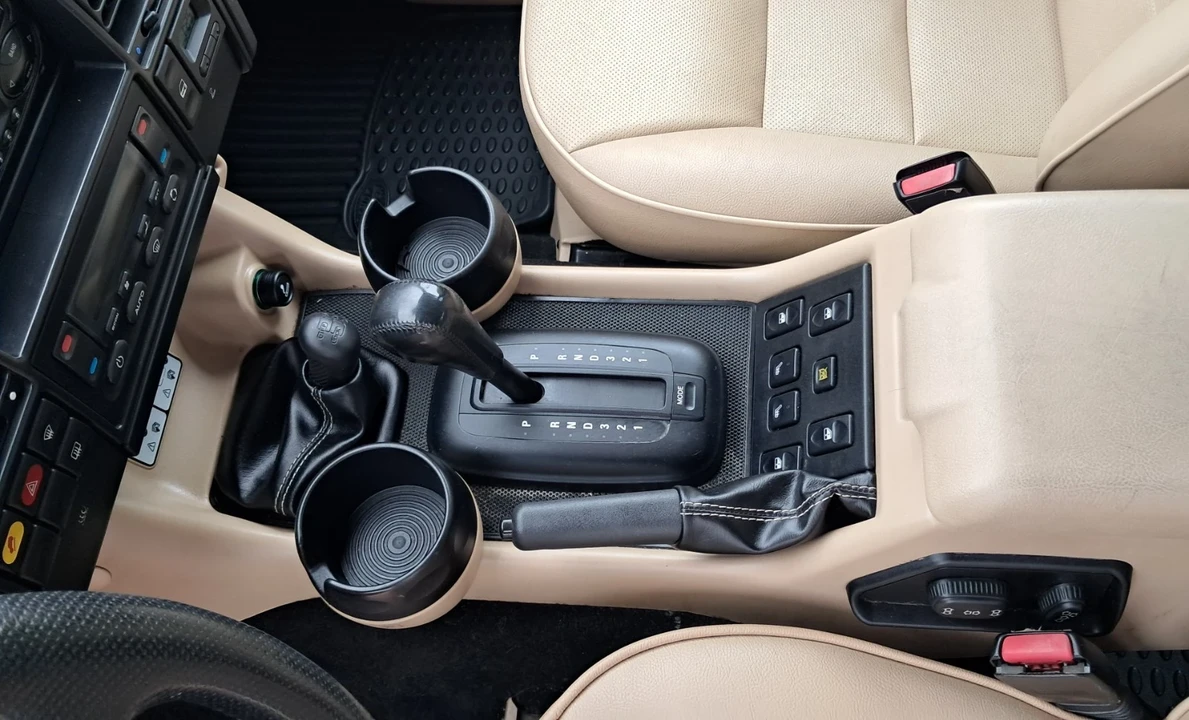 2004 Land Rover Discovery 2nd Gen - Image 10 of 21