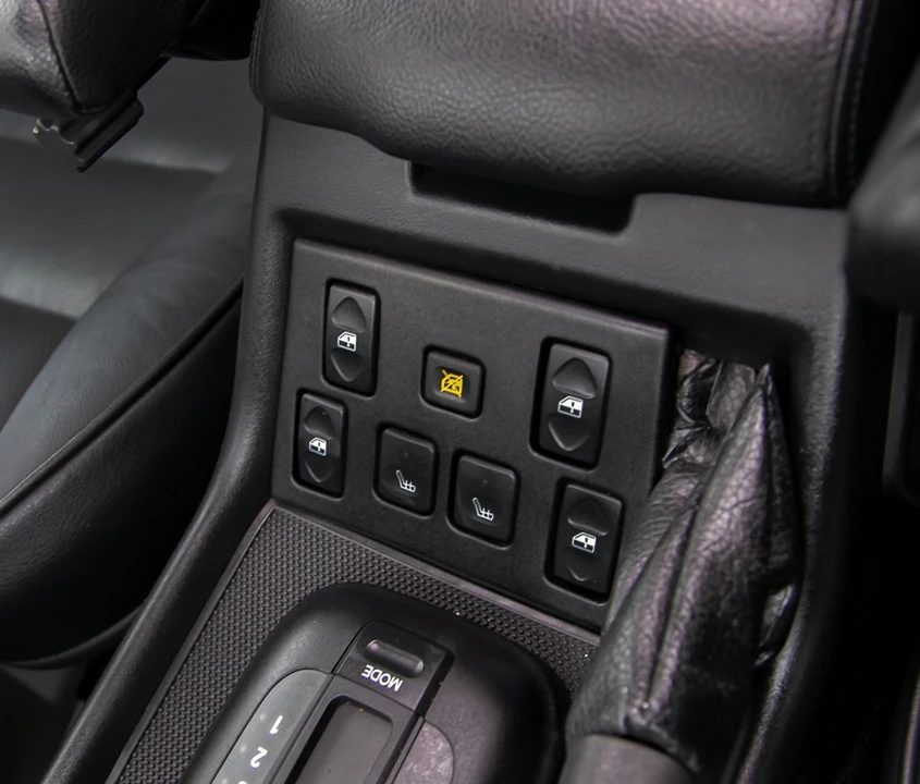 2004 Land Rover Discovery 2nd Gen - Image 14 of 19