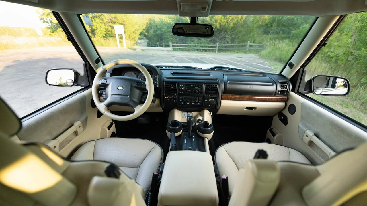 2004 Land Rover Discovery 2nd Gen - Image 11 of 20