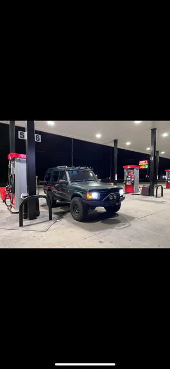 2004 Land Rover Discovery 2nd Gen - Image 2 of 12