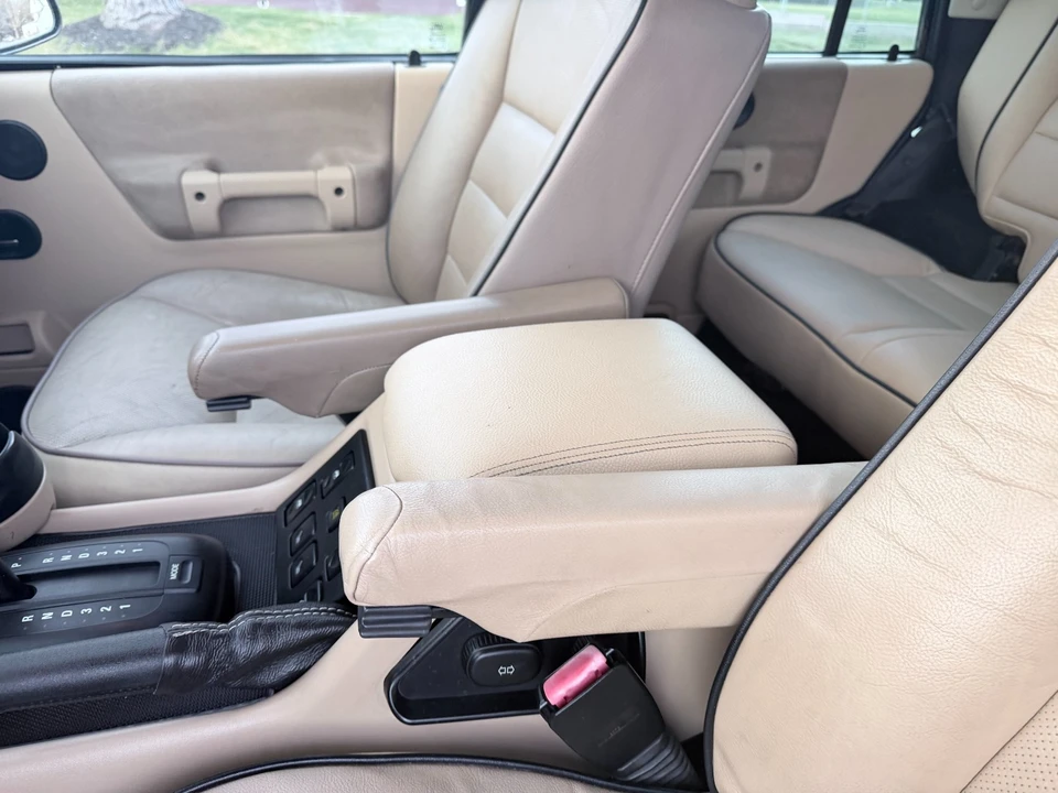 2004 Land Rover Discovery 2nd Gen - Image 16 of 21