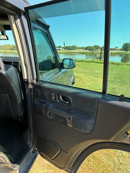 2004 Land Rover Discovery 2nd Gen - Image 17 of 21
