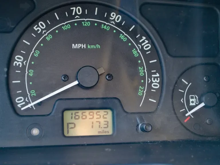 2004 Land Rover Discovery 2nd Gen - Image 10 of 19