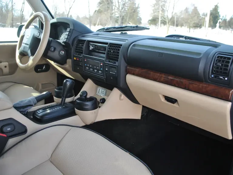 2004 Land Rover Discovery 2nd Gen - Image 5 of 19