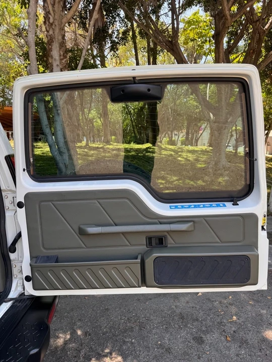 2004 Land Rover Discovery 2nd Gen - Image 17 of 21