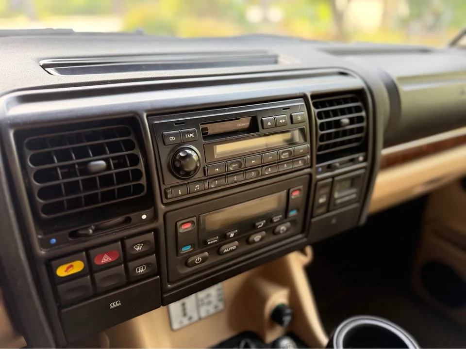 2004 Land Rover Discovery 2nd Gen - Image 12 of 16
