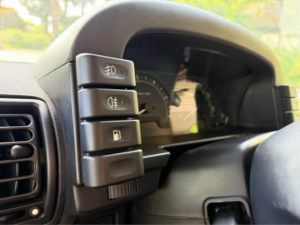 2004 Land Rover Discovery 2nd Gen - Image 13 of 16
