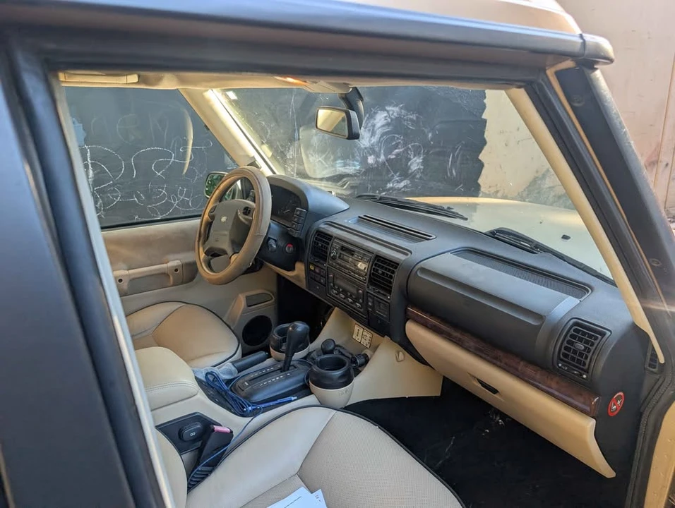 2004 Land Rover Discovery 2nd Gen - Image 2 of 12
