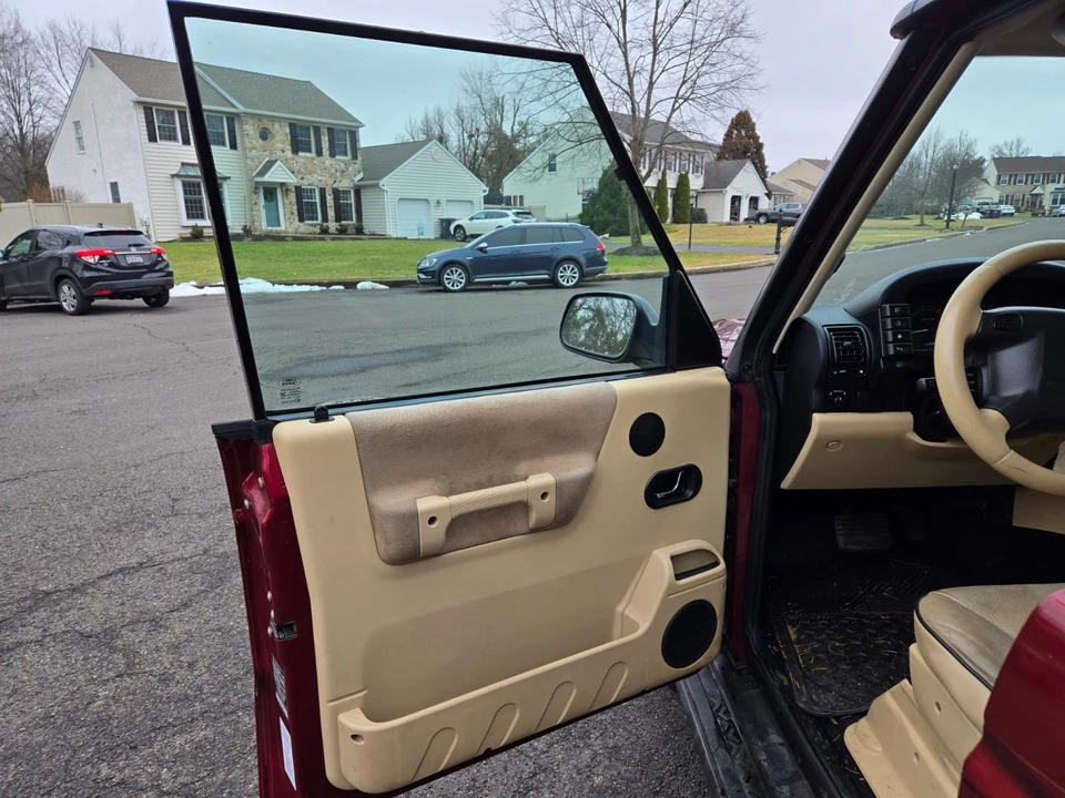 2004 Land Rover Discovery 2nd Gen - Image 11 of 21