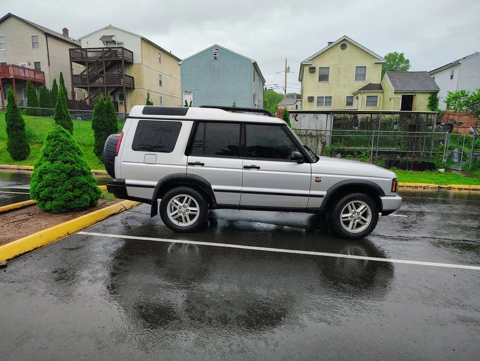 2004 Land Rover Discovery 2nd Gen - Image 2 of 17
