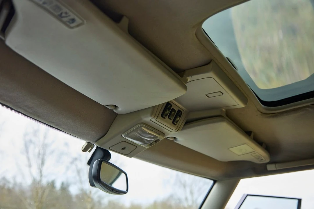 2004 Land Rover Discovery 2nd Gen - Image 15 of 30