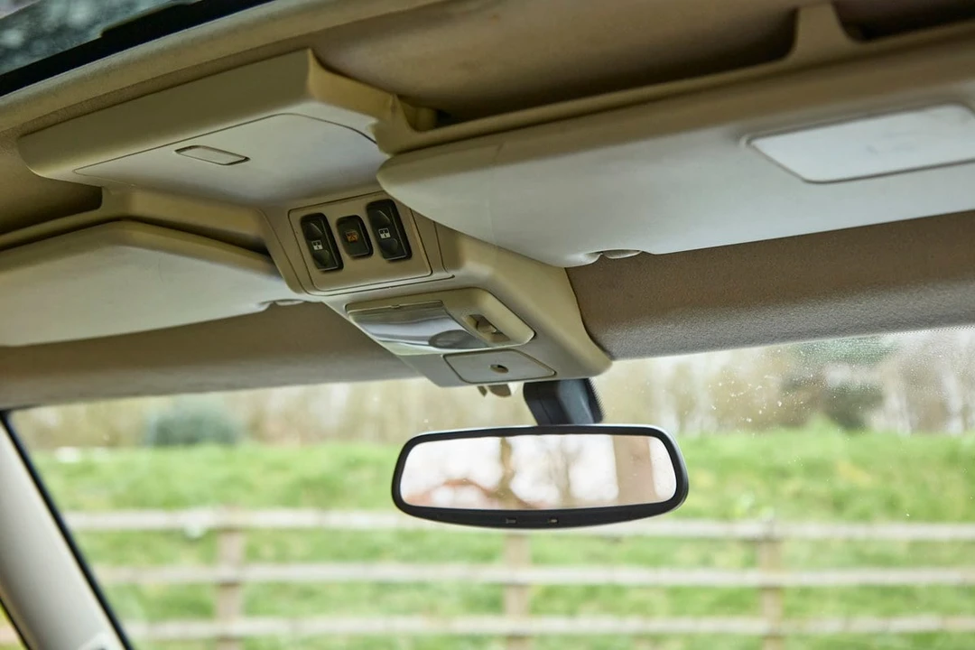 2004 Land Rover Discovery 2nd Gen - Image 18 of 30