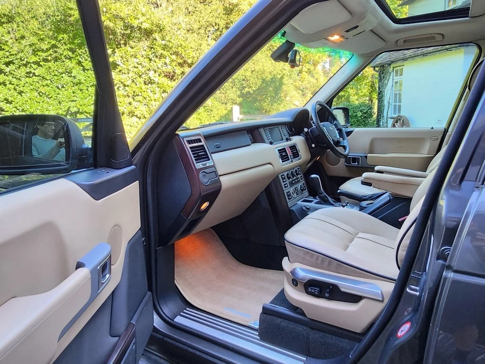 2004 Land Rover Range Rover L322 - Image 12 of 30