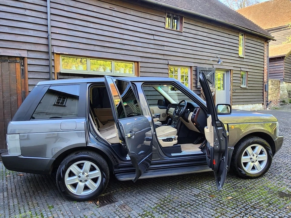 2004 Land Rover Range Rover L322 - Image 9 of 30